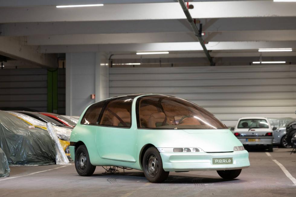 Renault: Στο «σφυρί» 100 εμβληματικά αυτοκίνητα της συλλογής της